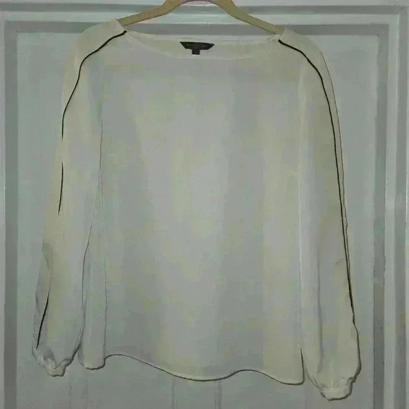 Banana Republic Womens Long Sleeve Blouse Cream with Black Piping Size Small - Picture 1 of 10